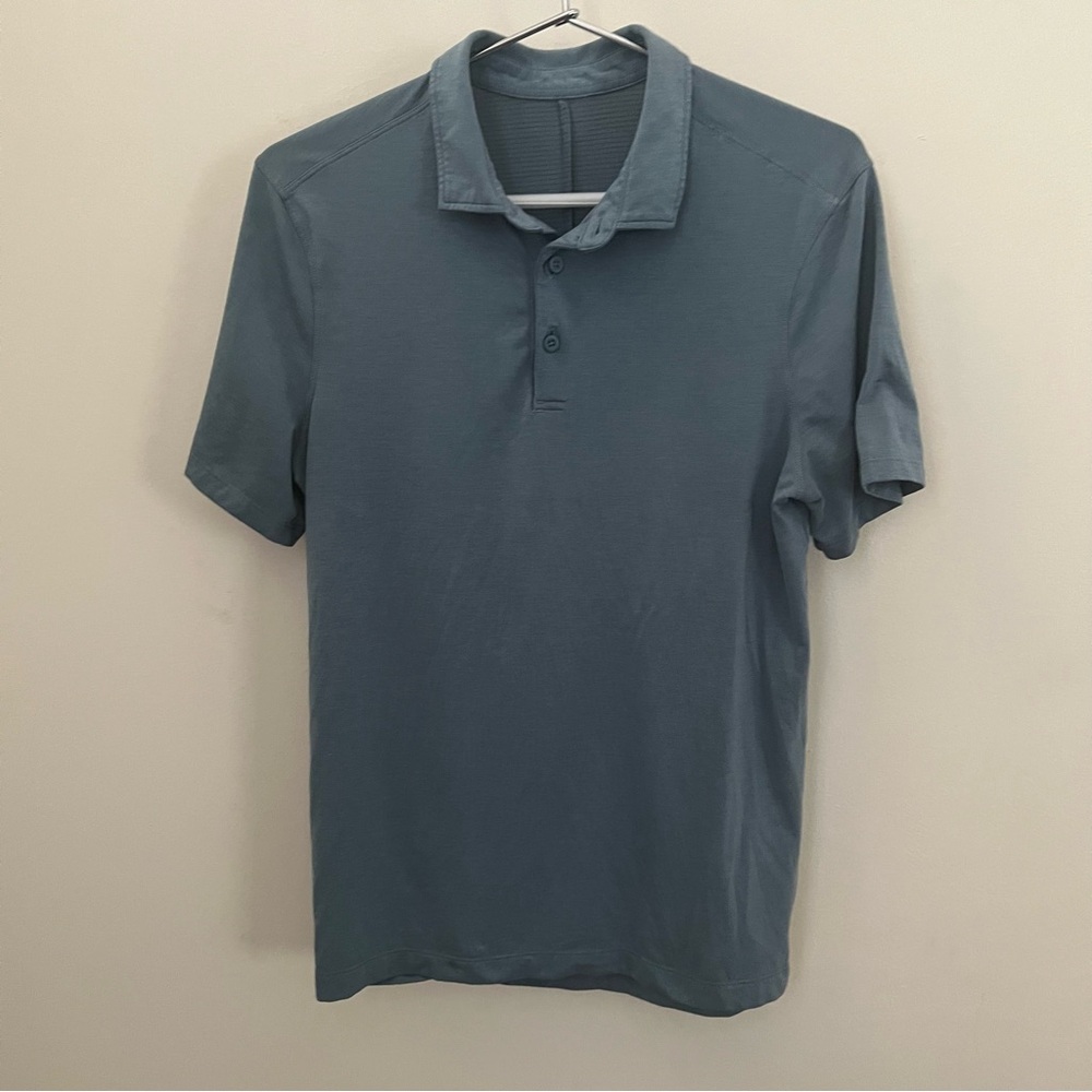 Lululemon Men's Blue Polo Shirt Size Small